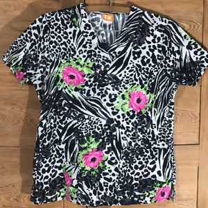 ICU BY BARCO scrub top floral sz small